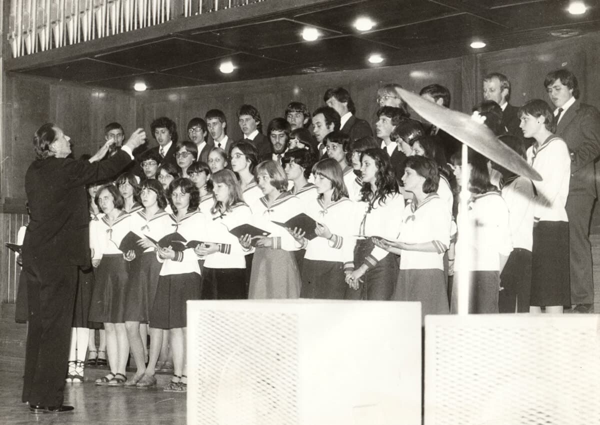 A gimnázium énekkara 1978. május 27-én, Pécsett. Vezényel dr Varga András
